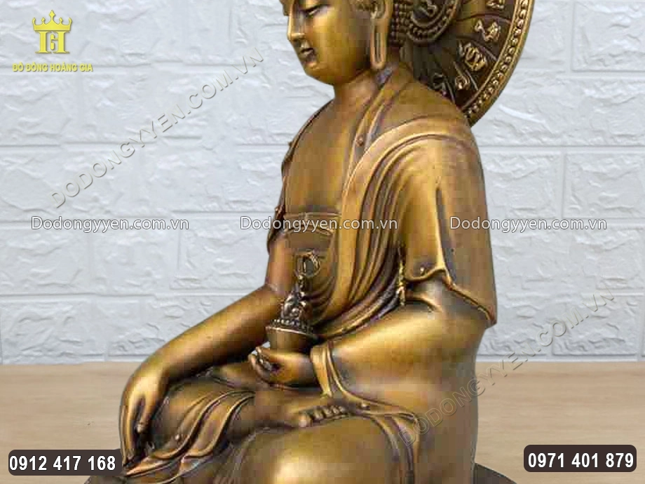 To&agrave;n bộ bề mặt được l&agrave;m m&agrave;u uy nghi&ecirc;m